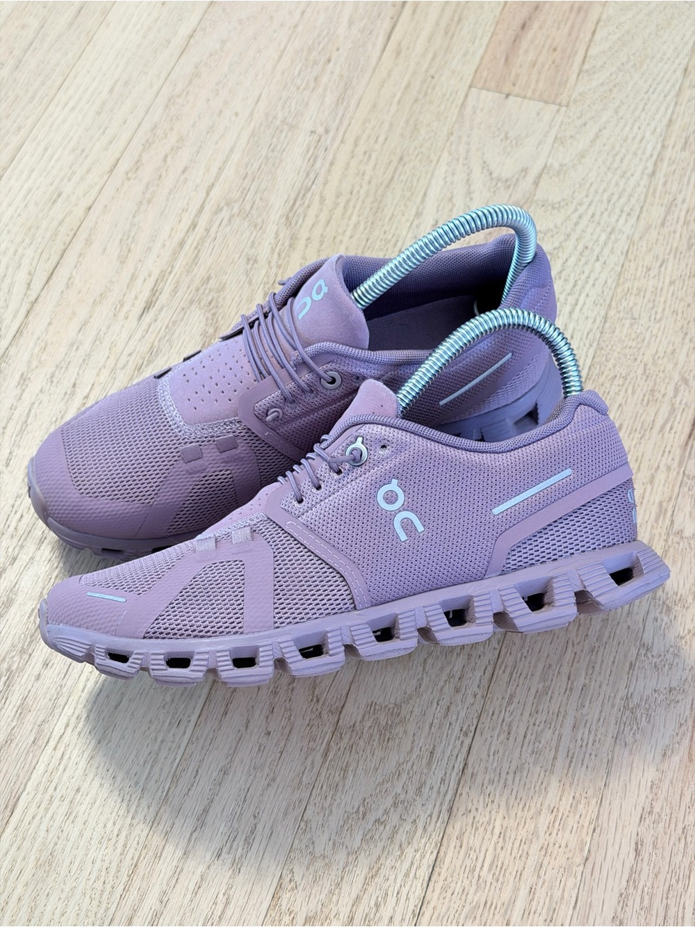 On Cloud Women’s  Running Sneakers Lavander Purple  Size 7 Excellent Condition
